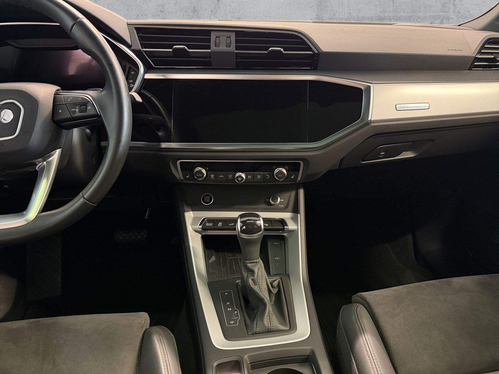 Audi Q3 45 TFSI e S-TR MATRIX+NAVI+SONOS+GRA+AHK+PANO foto 11