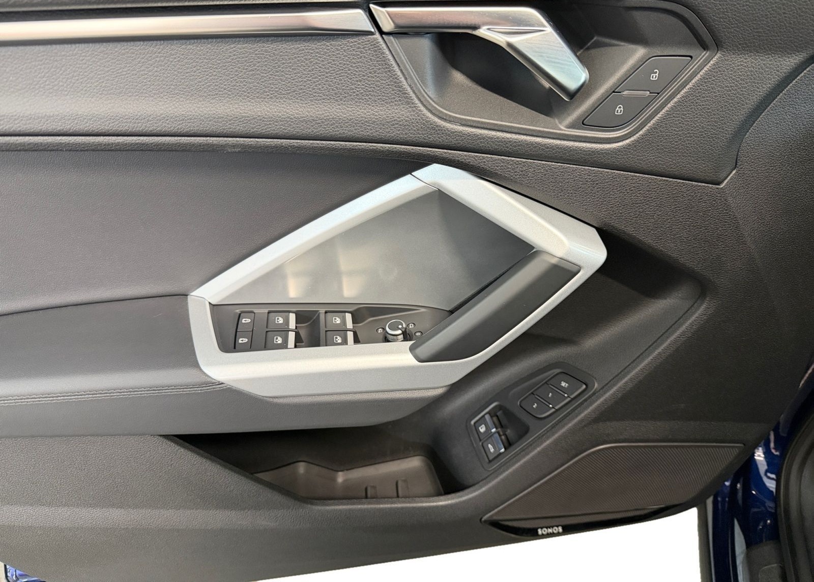 Audi Q3 45 TFSI e S-TR MATRIX+NAVI+SONOS+GRA+AHK+PANO foto 16