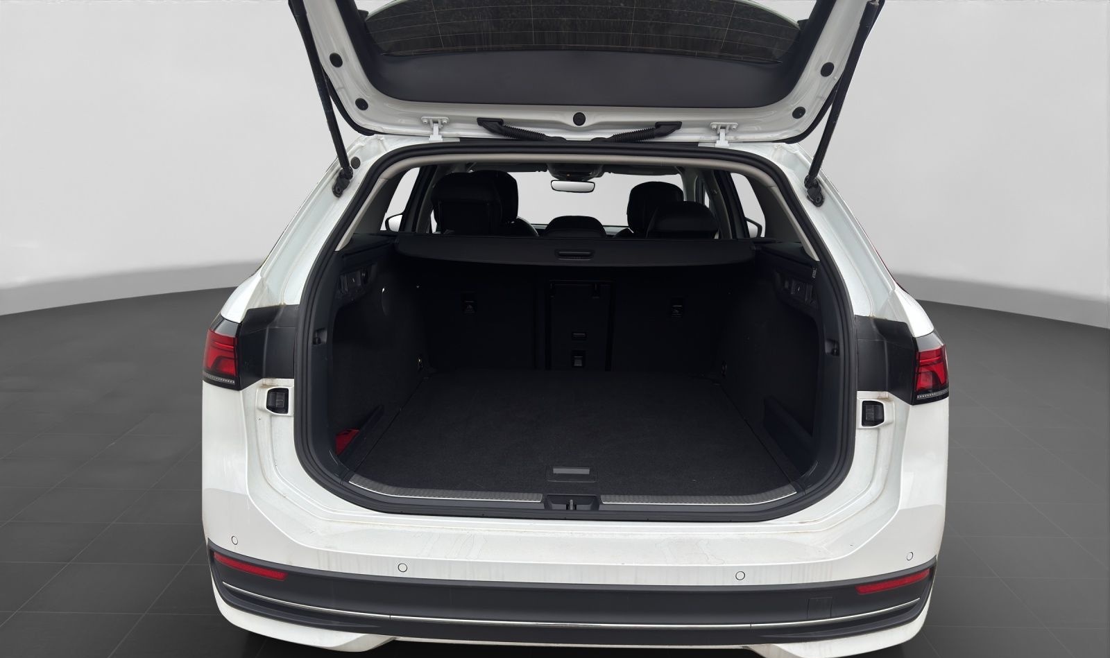 Volkswagen Passat Variant 1.5 eTSI DSG BUSINESS LM17 ASSIST foto 17
