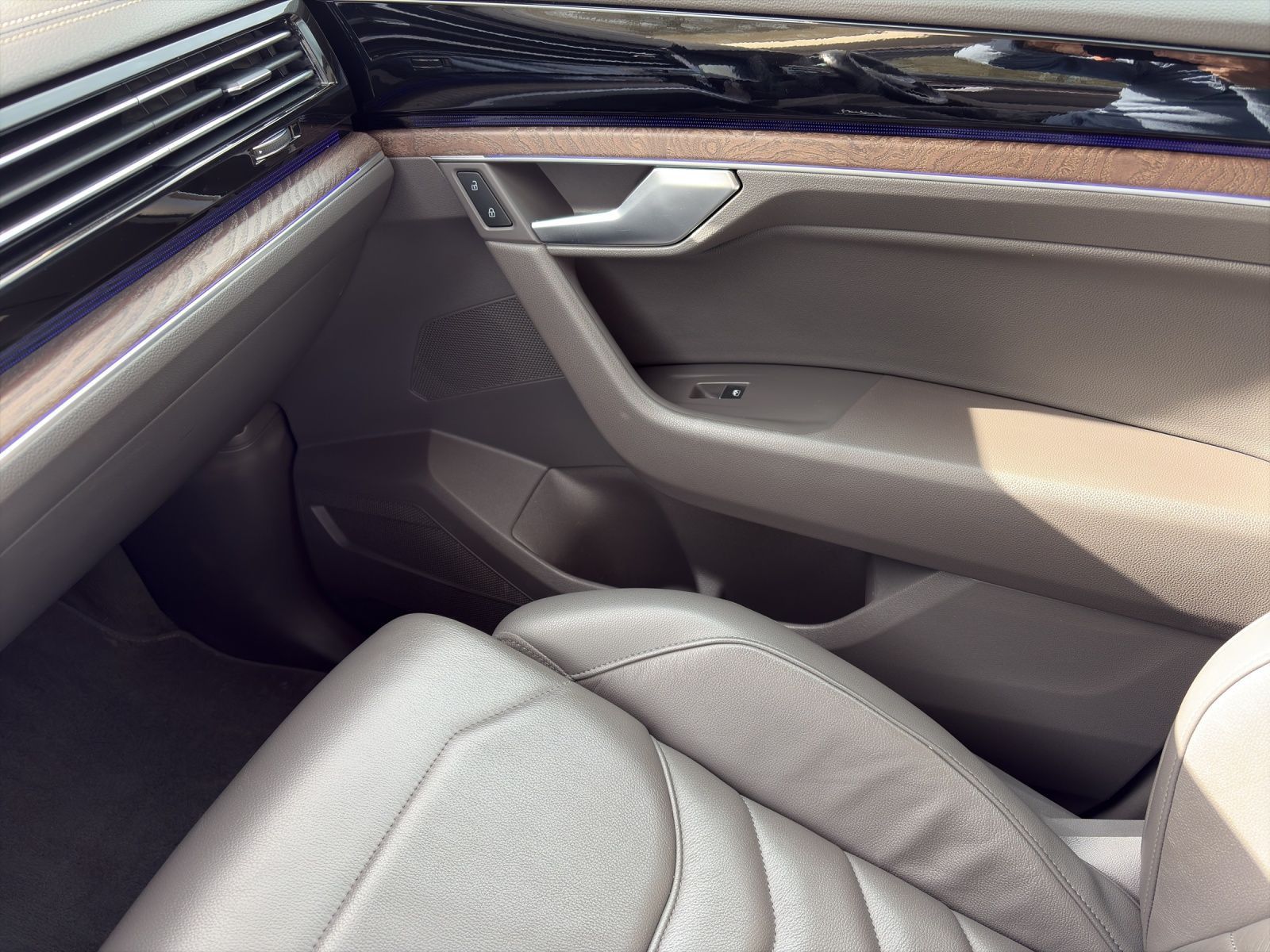 Volkswagen Touareg Atmosphere 3.0 TDI*NAVI*AHK*LUFT*VIRTUAL foto 24