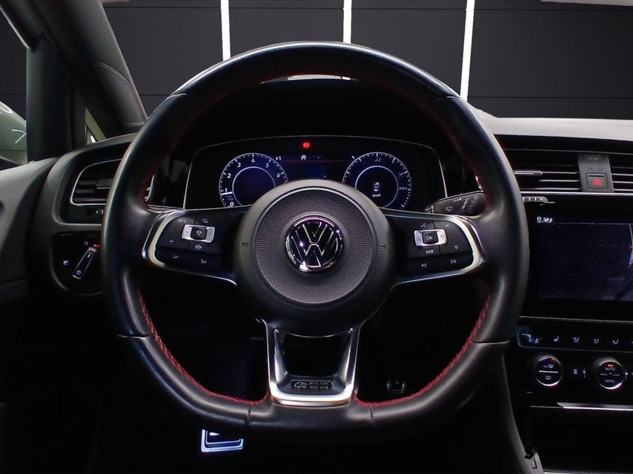 Volkswagen Golf GTI Performance Navi LED DCC Standhzg Klima foto 18