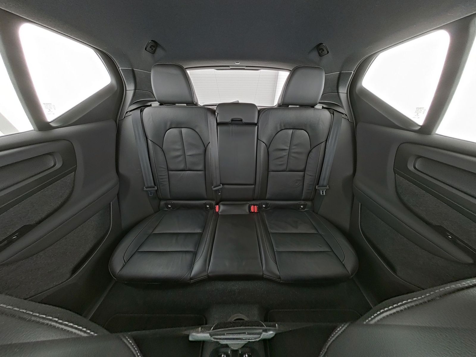 Volvo XC40 R Design 360°|LED|Kessy|CarPlay|SHZ|PDC foto 18