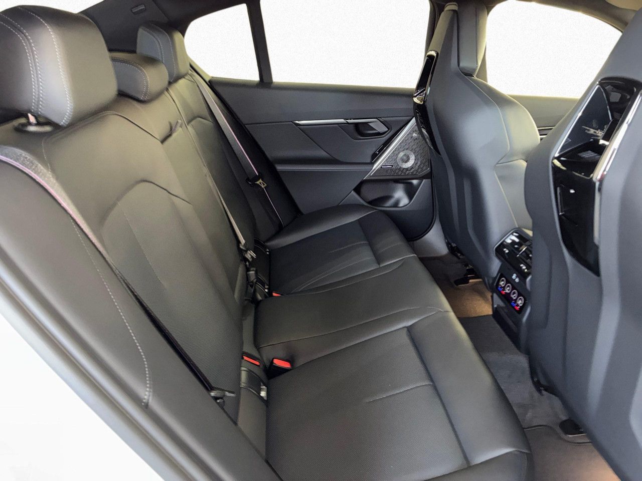 BMW 540d xD M-SportPro DAProf B&W Pano AHK Bluetooth foto 13
