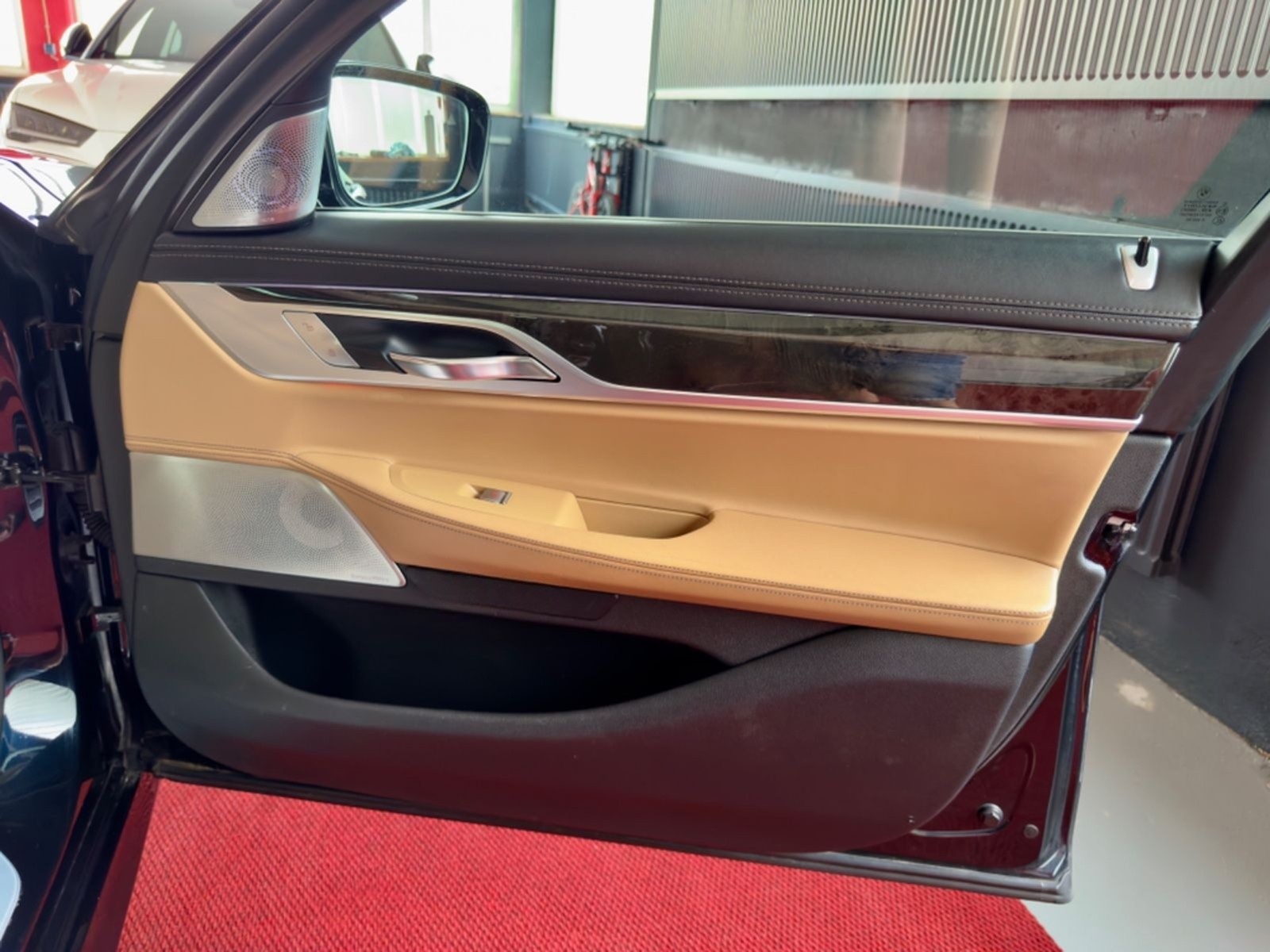 BMW 750i M Sport Laser Bowers Individual Sportabgas foto 25