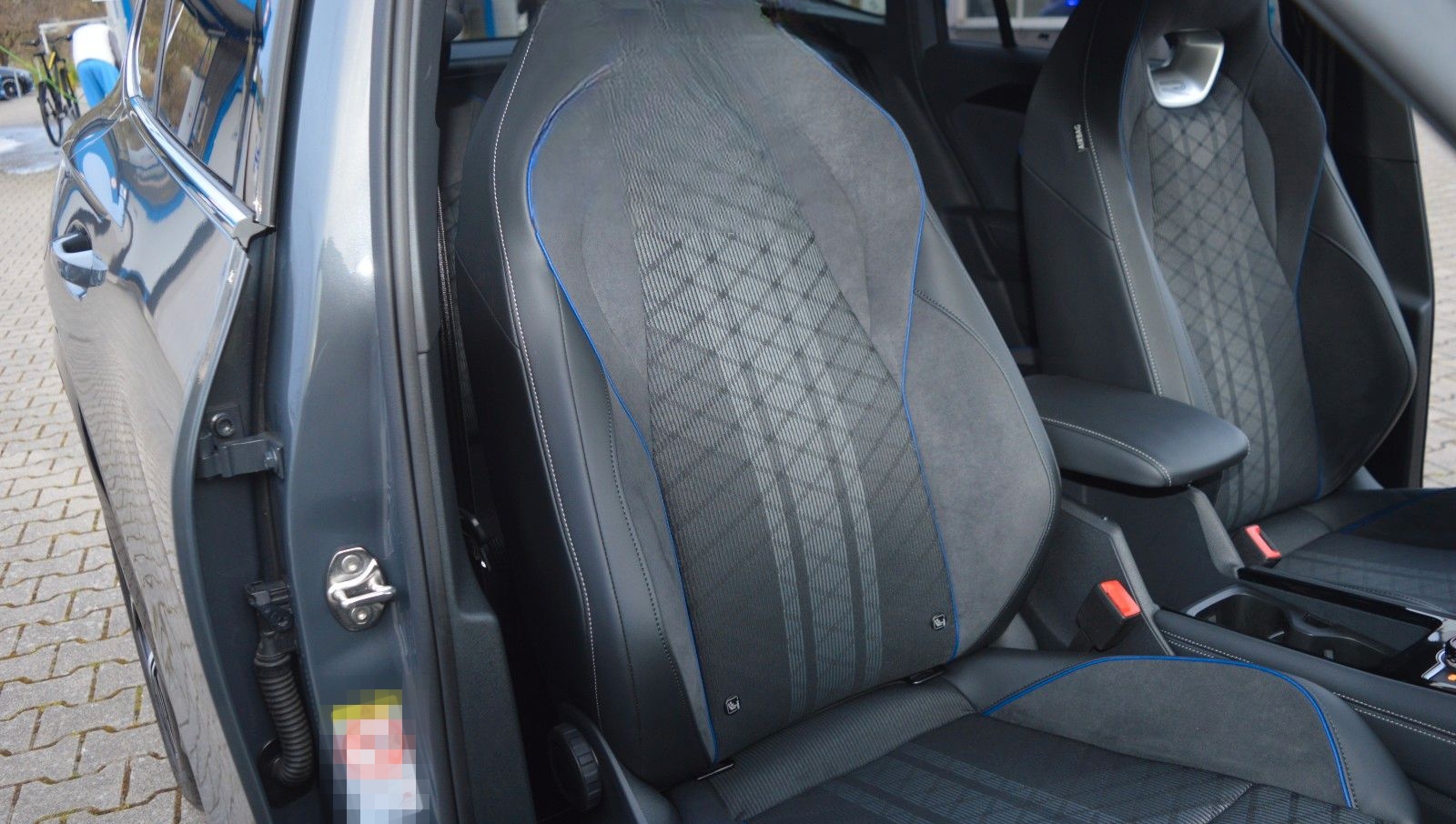 Volkswagen Tiguan 2.0 TDI 4Motion R-Line, AHK, Matrix, 20" foto 15