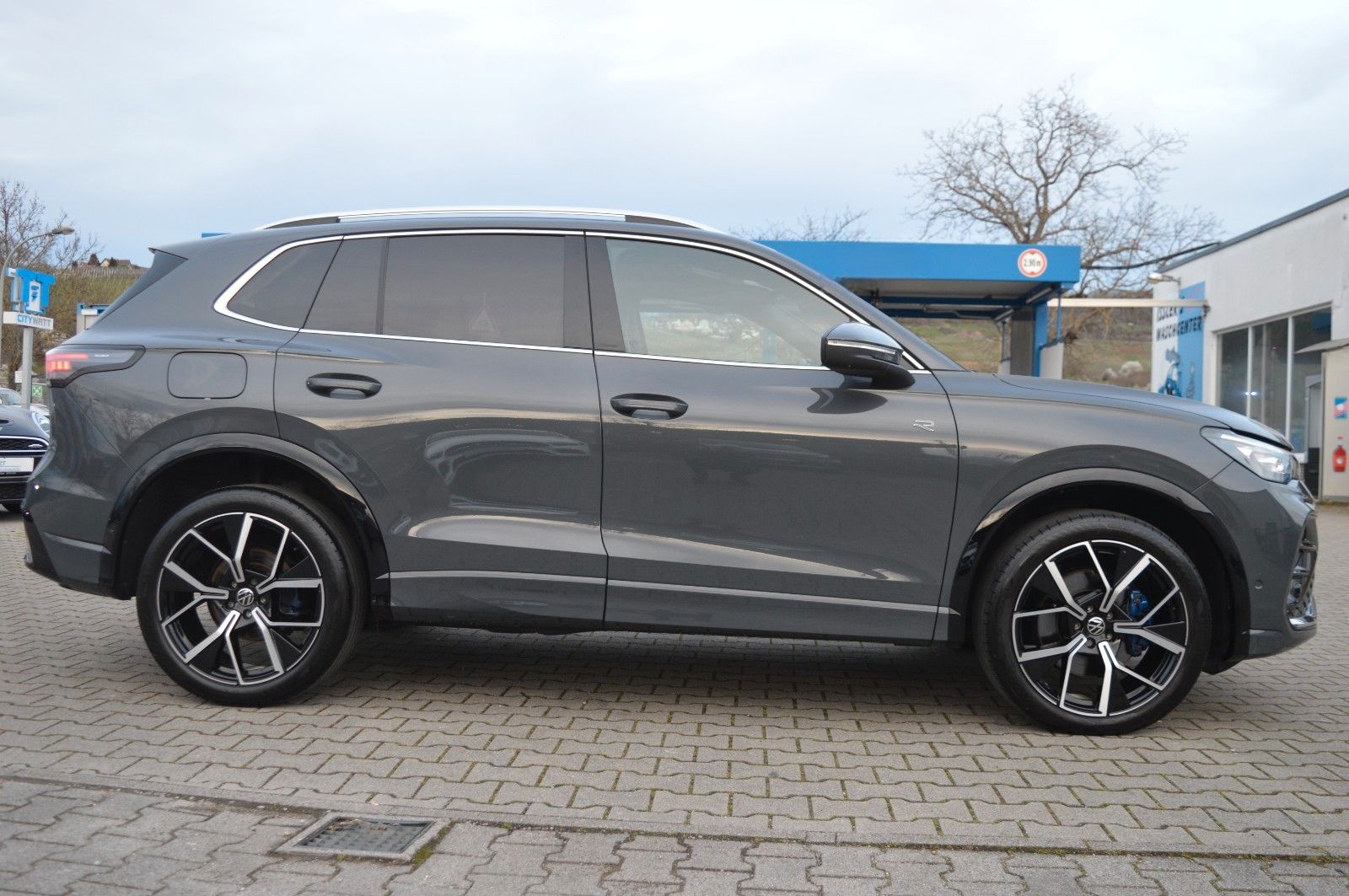 Volkswagen Tiguan 2.0 TDI 4Motion R-Line, AHK, Matrix, 20" foto 3