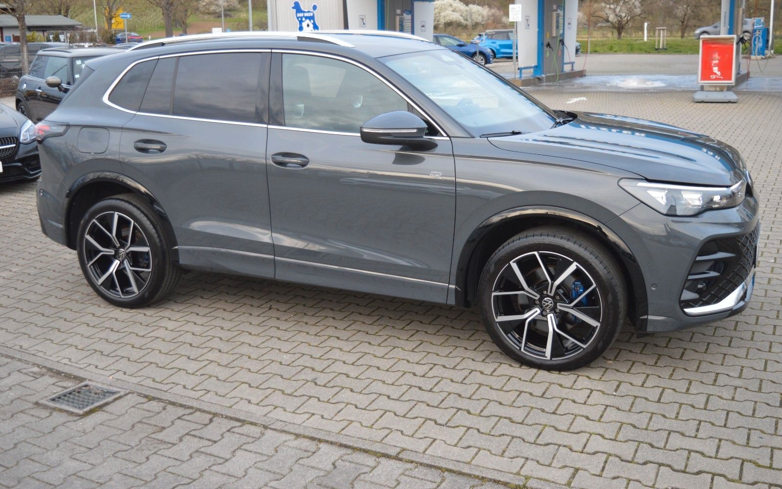 Volkswagen Tiguan 2.0 TDI 4Motion R-Line, AHK, Matrix, 20" foto 4