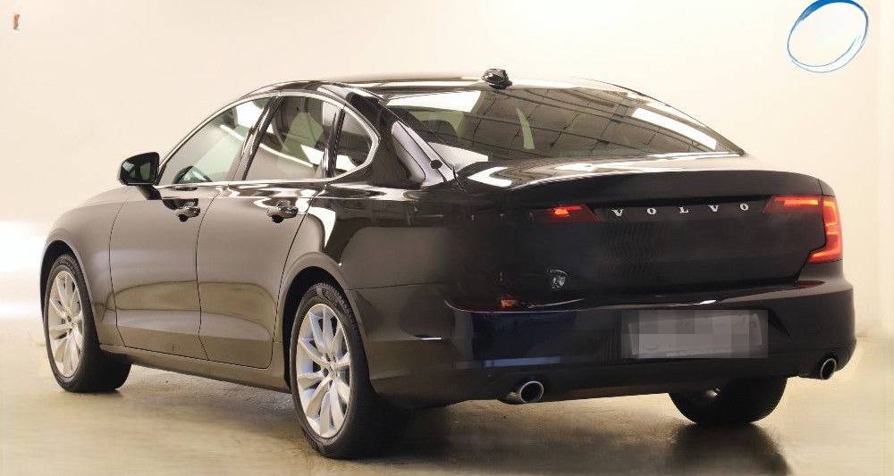 Volvo S90 2.0 T4 190PS Momentum Memory Carplay ACC  foto 6