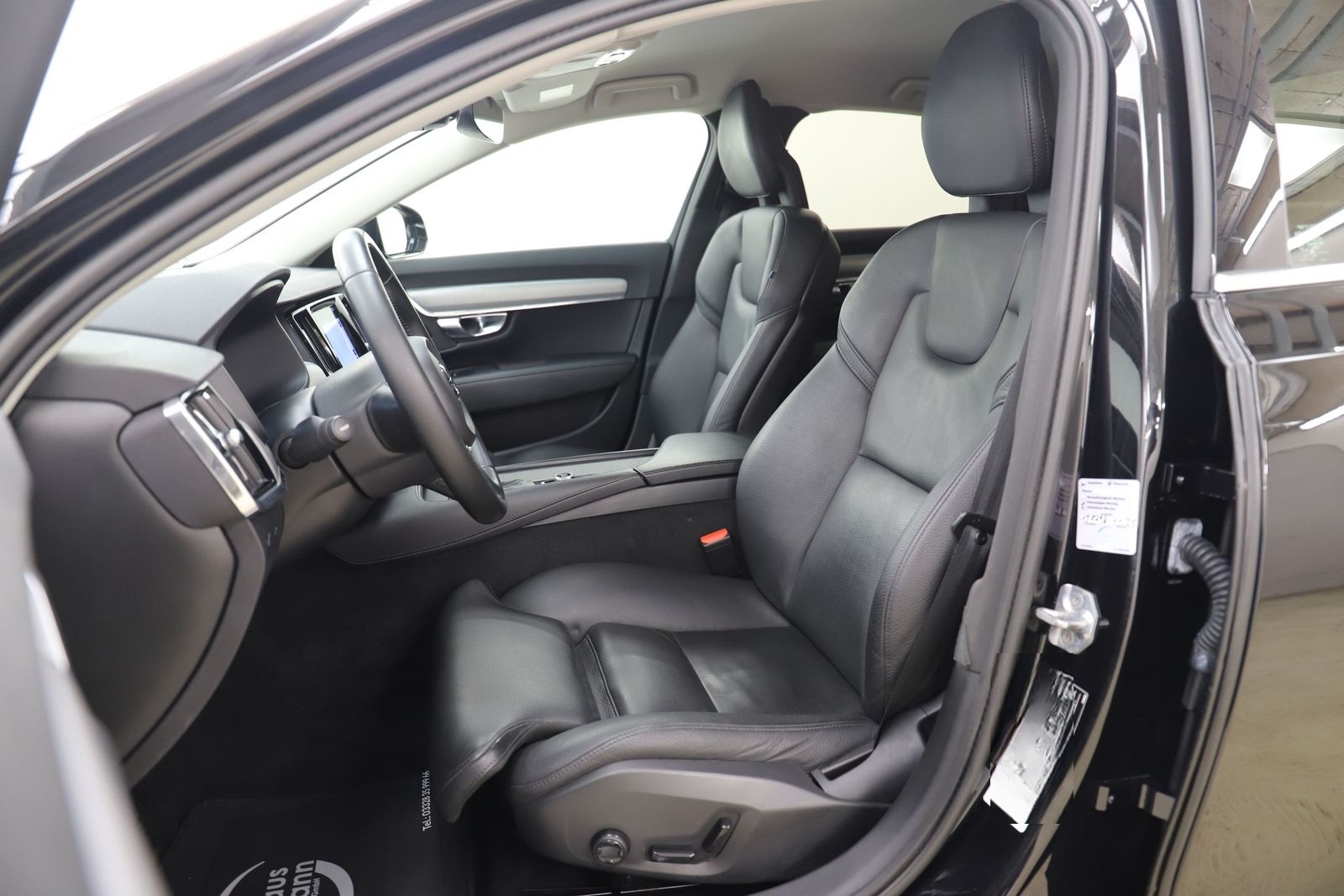 Volvo S90 2.0 T4 190PS Momentum Memory Carplay ACC  foto 9