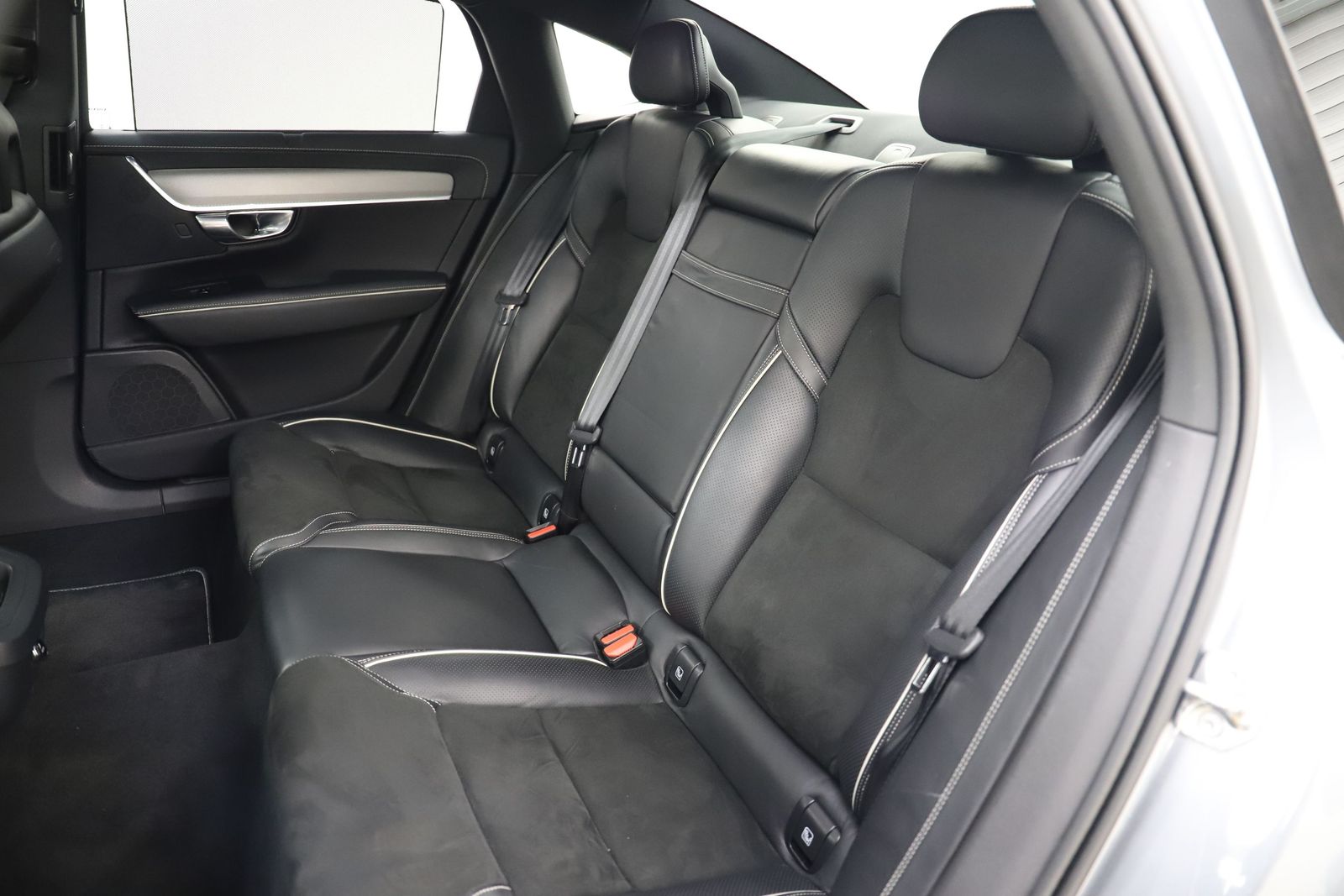 Volvo S90 2.0 T6 320PS AWD R Design HUD ACC Carplay foto 11