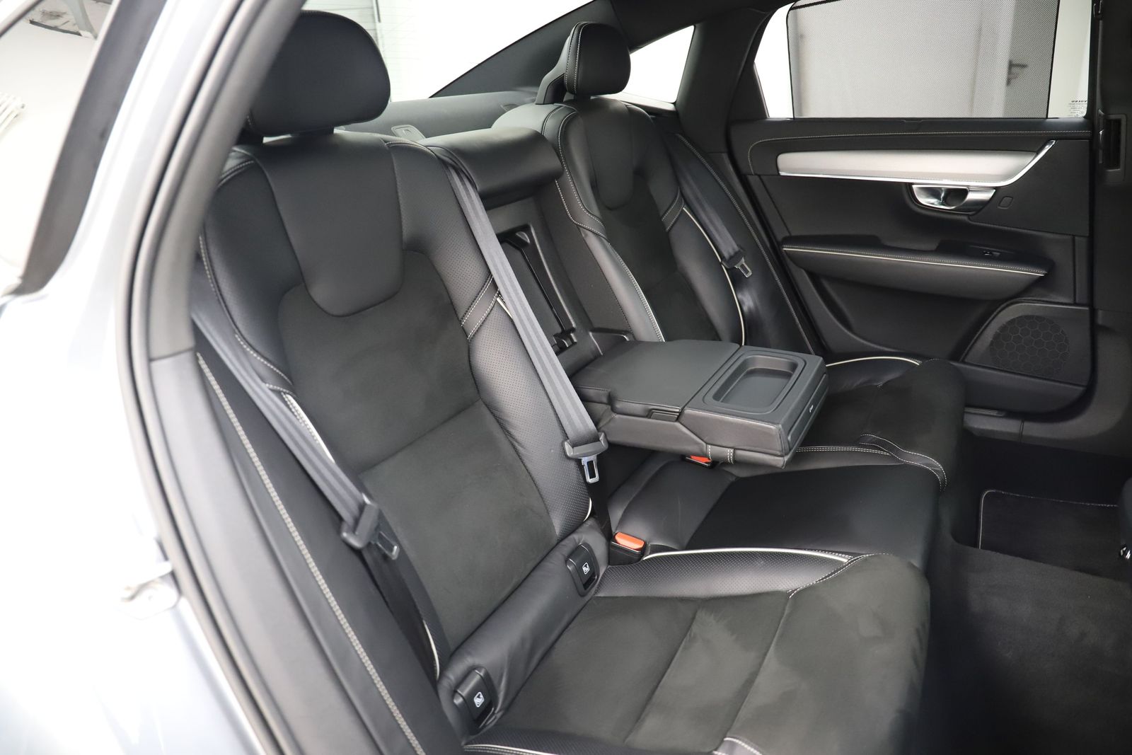 Volvo S90 2.0 T6 320PS AWD R Design HUD ACC Carplay foto 12