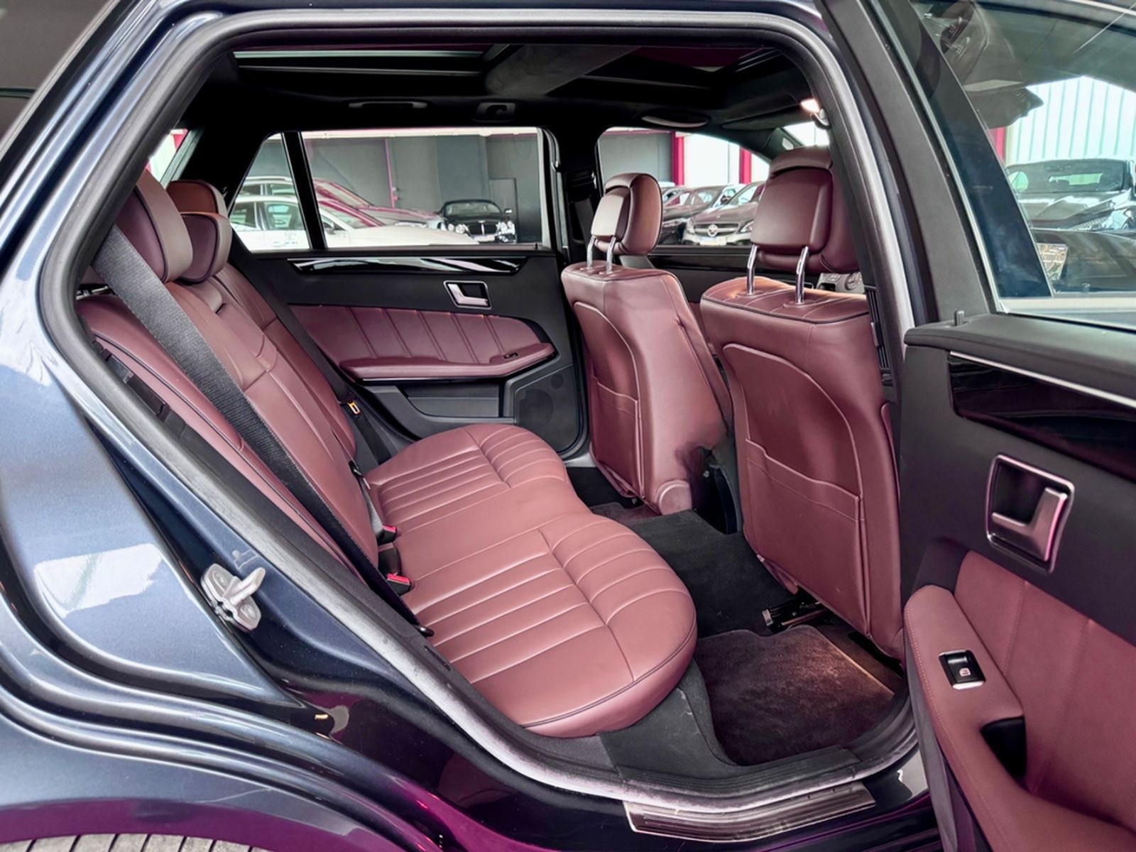 Mercedes-Benz E 500 T 4Matic Distronic Airmatic Pano 360° foto 31