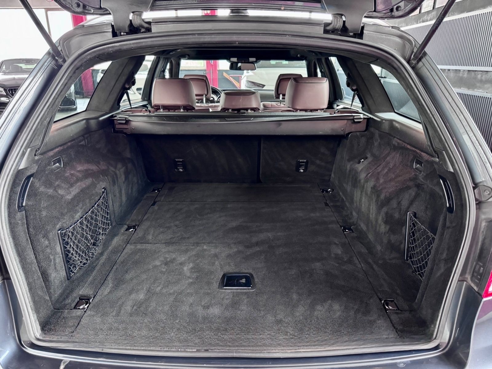 Mercedes-Benz E 500 T 4Matic Distronic Airmatic Pano 360° foto 34