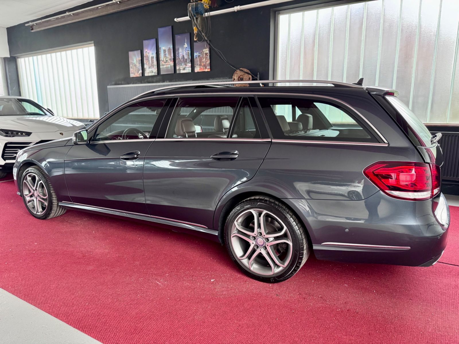 Mercedes-Benz E 500 T 4Matic Distronic Airmatic Pano 360° foto 8