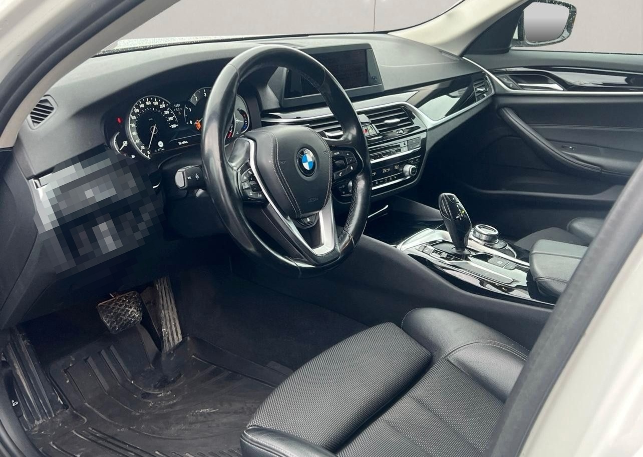 BMW 530 5 Touring 530 i Sport Line foto 12