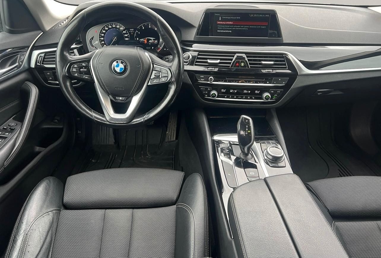 BMW 530 5 Touring 530 i Sport Line foto 13