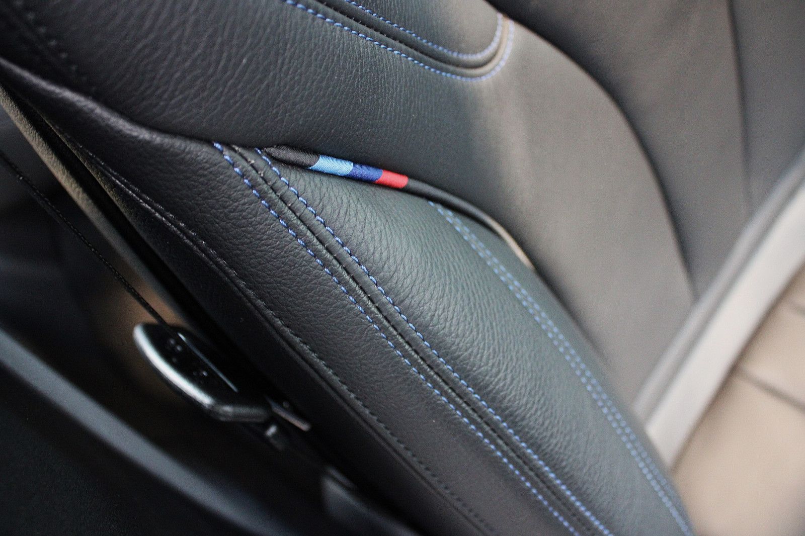 BMW 540D XDRIVE M SPORT 100% BLACK SHADOW INDIVIDUAL foto 14