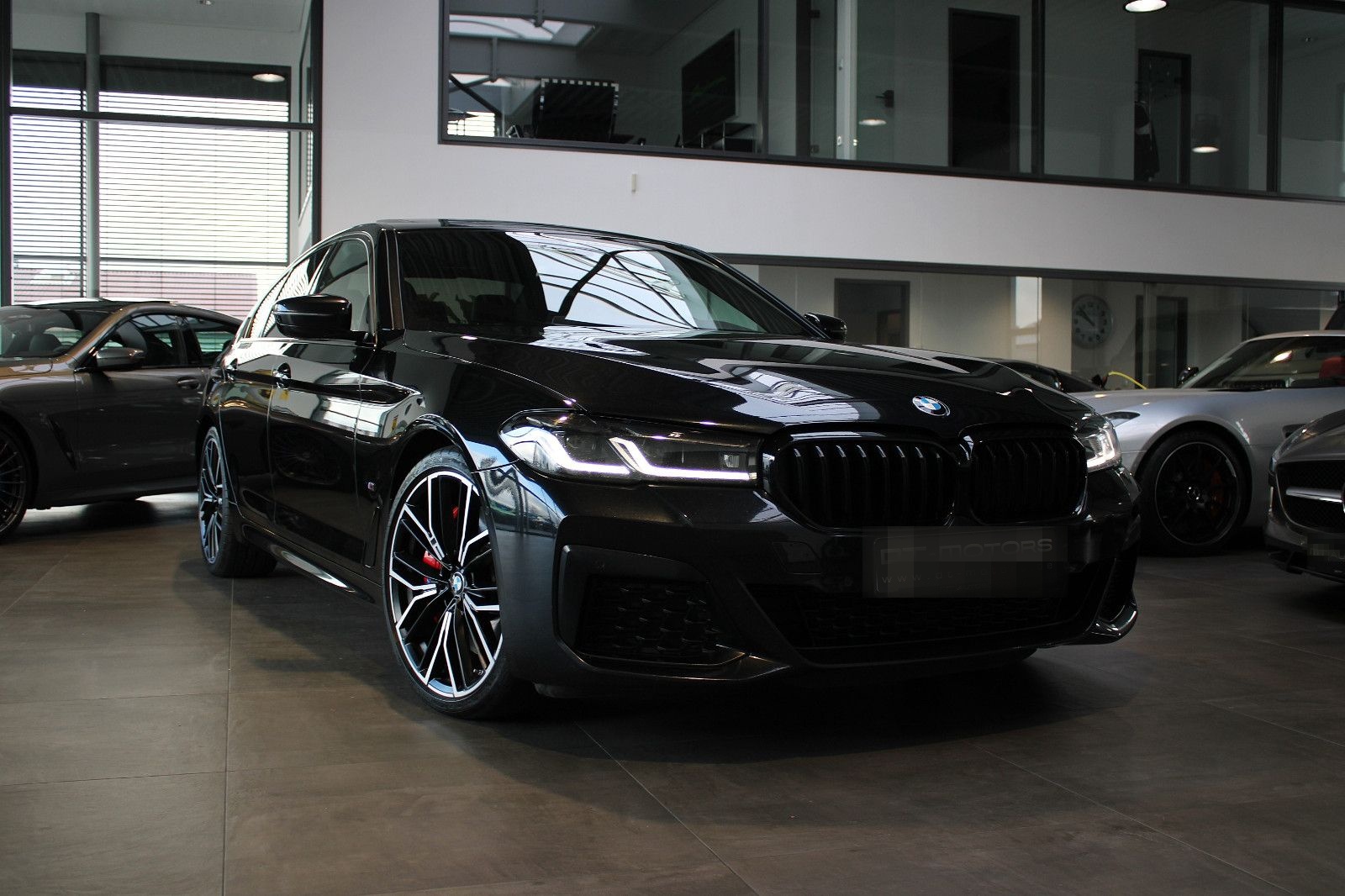 BMW 540D XDRIVE M SPORT 100% BLACK SHADOW INDIVIDUAL foto 16