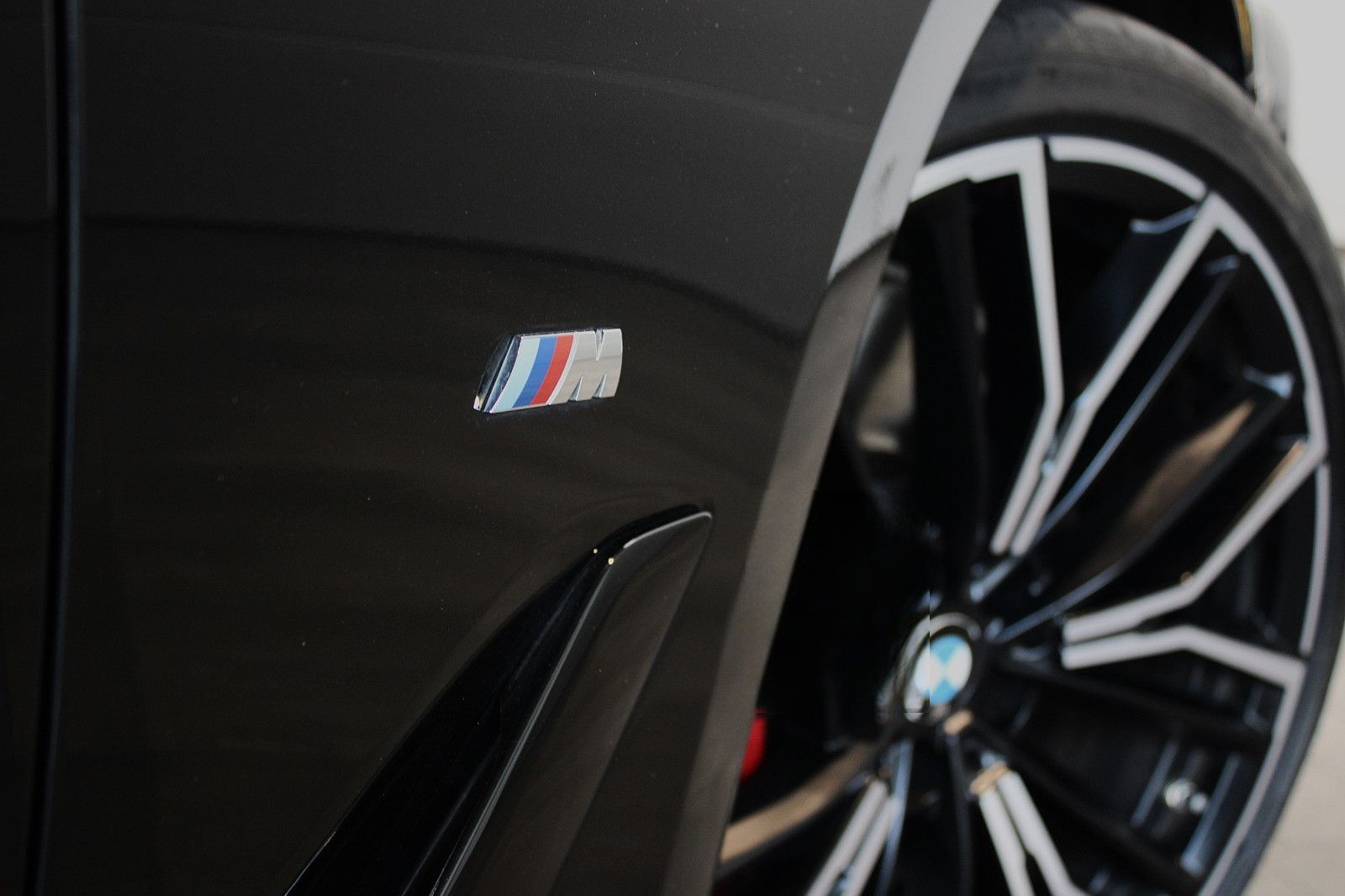 BMW 540D XDRIVE M SPORT 100% BLACK SHADOW INDIVIDUAL foto 17