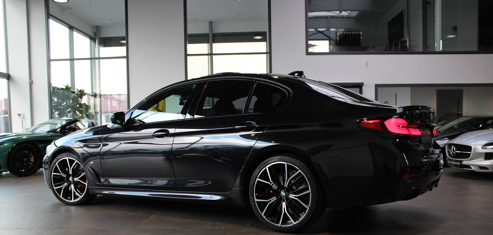 BMW 540D XDRIVE M SPORT 100% BLACK SHADOW INDIVIDUAL foto 5