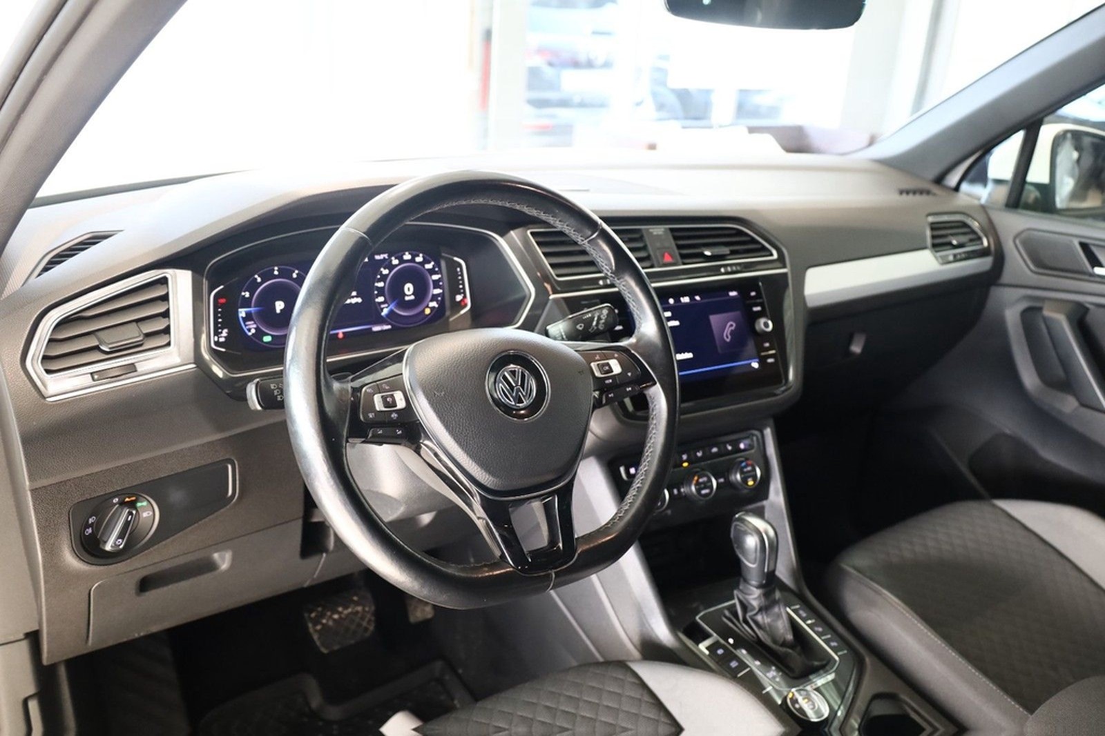 Volkswagen Tiguan 2.0 TSi 4Motion Standheizung* foto 17