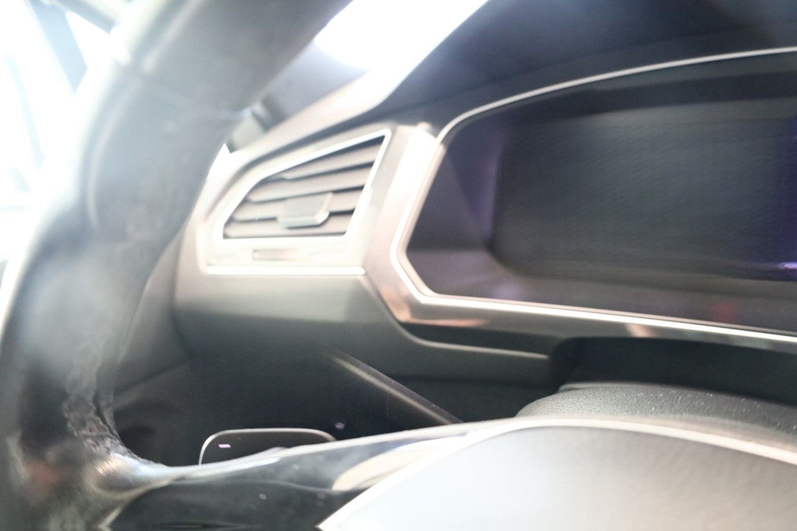 Volkswagen Tiguan 2.0 TSi 4Motion Standheizung* foto 24