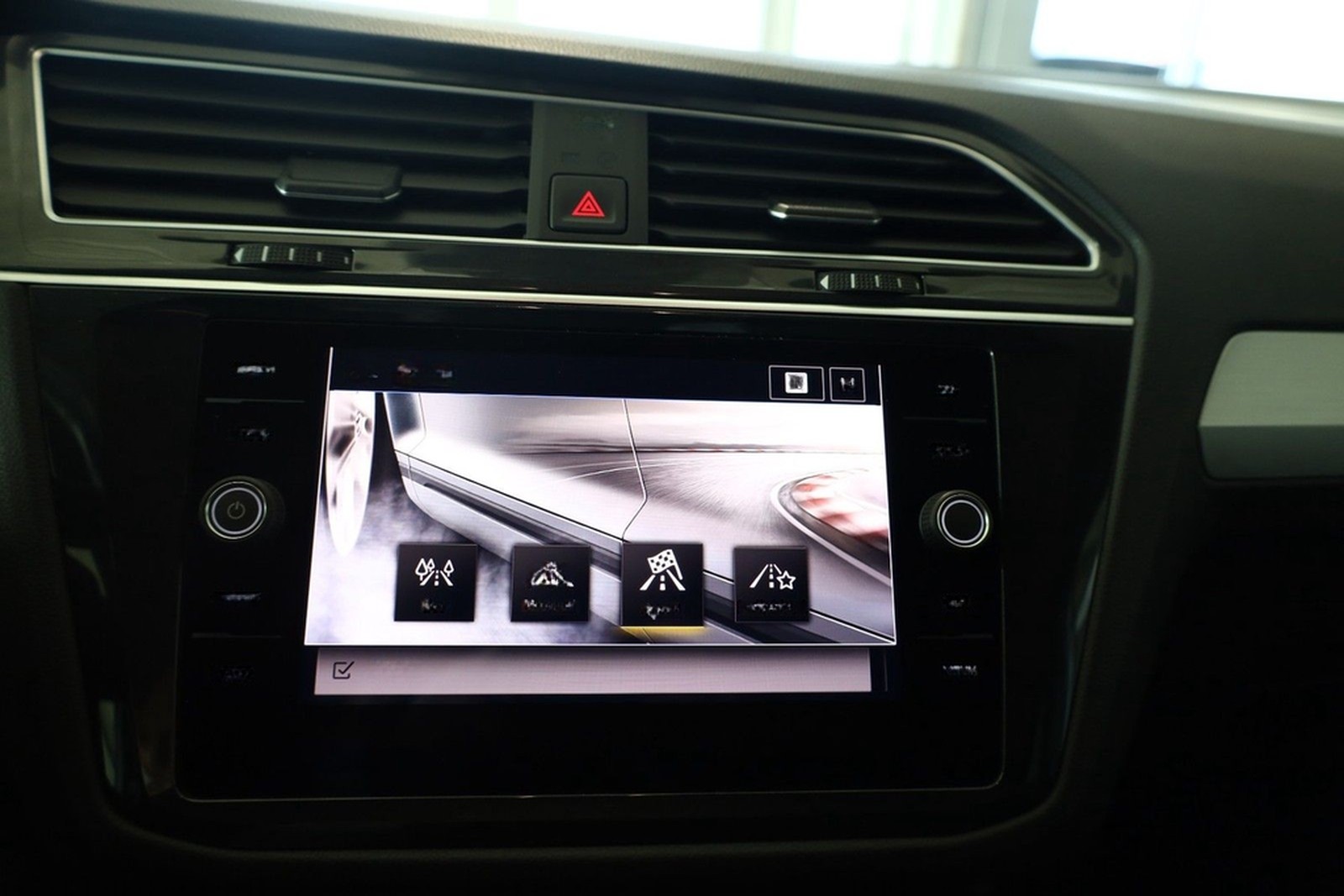 Volkswagen Tiguan 2.0 TSi 4Motion Standheizung* foto 28