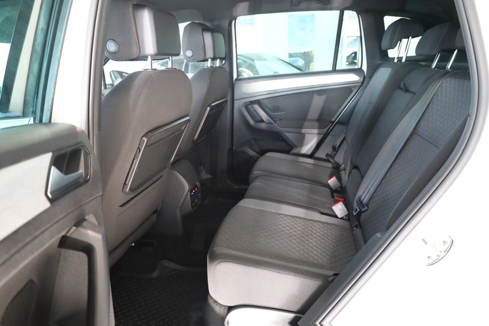 Volkswagen Tiguan 2.0 TSi 4Motion Standheizung* foto 29