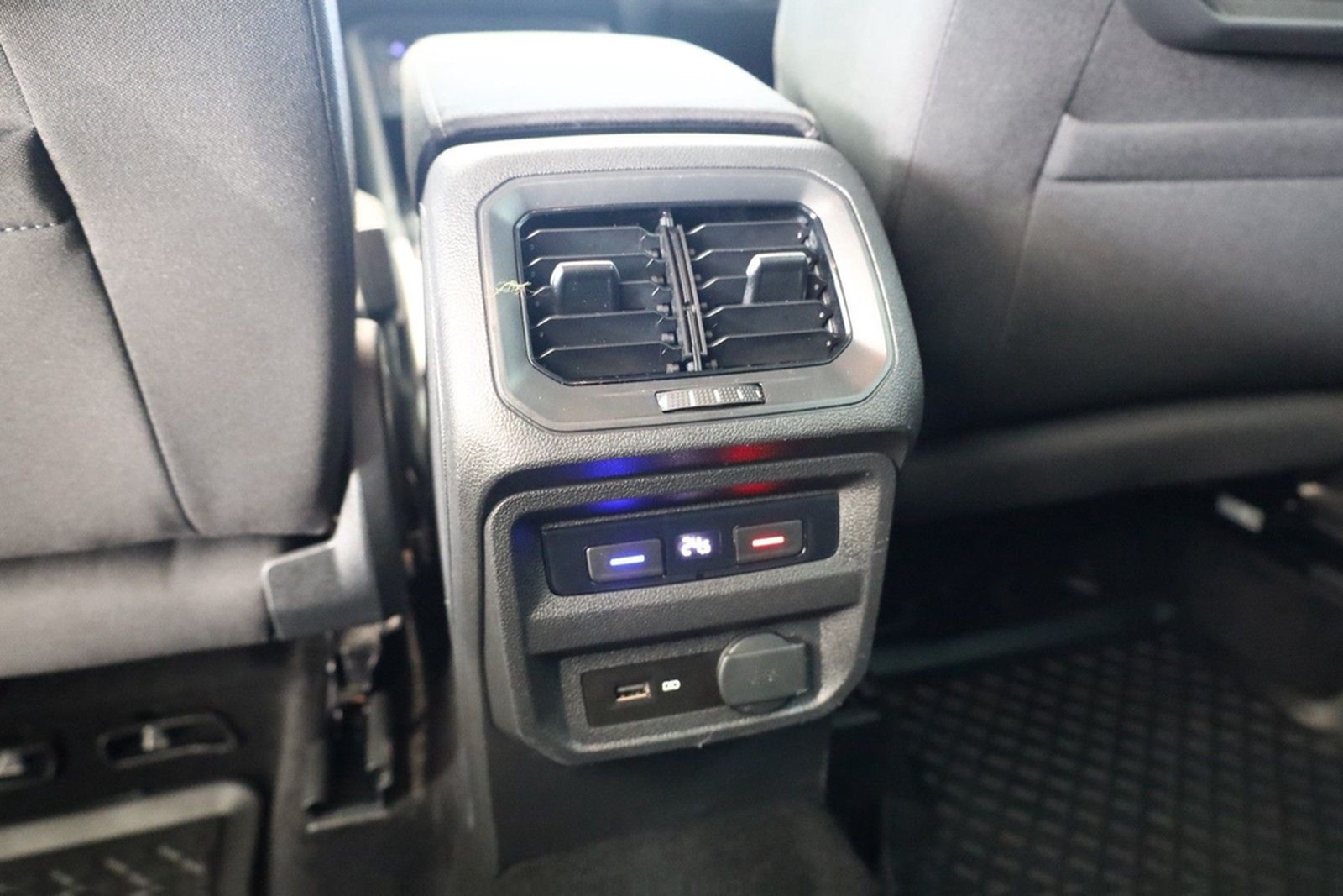 Volkswagen Tiguan 2.0 TSi 4Motion Standheizung* foto 32