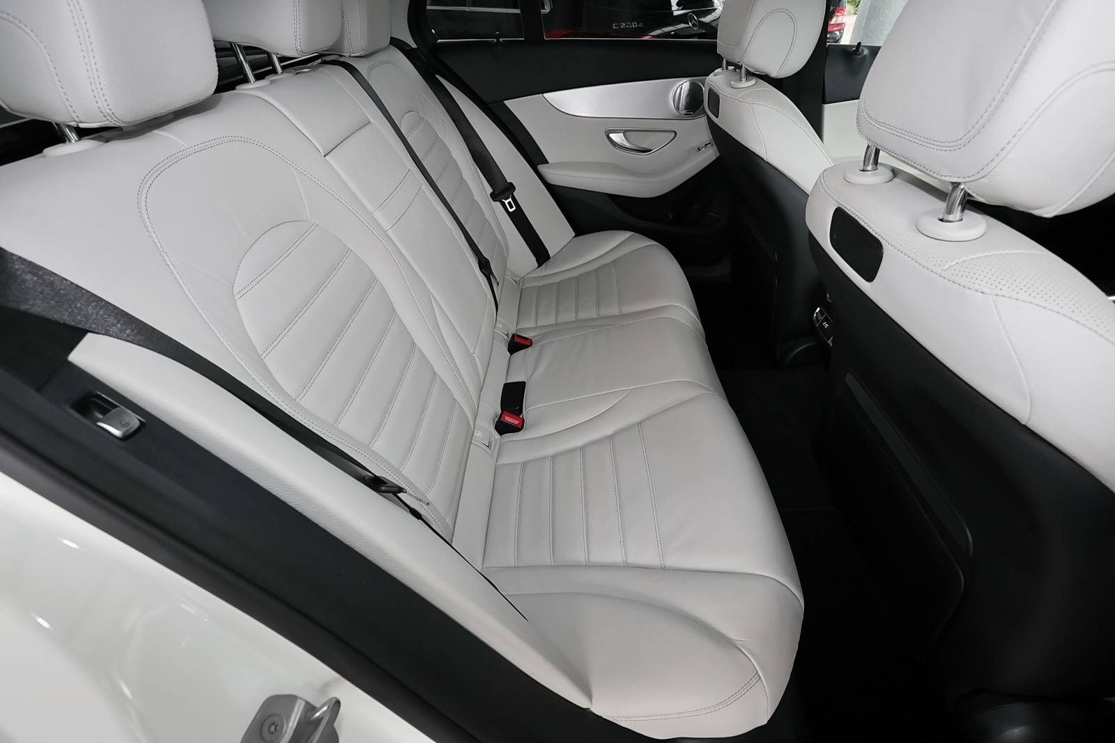 Mercedes-Benz C 350 e T AHK+DISTRO+TOTWINKEL+MEMORY+LED+17" foto 6