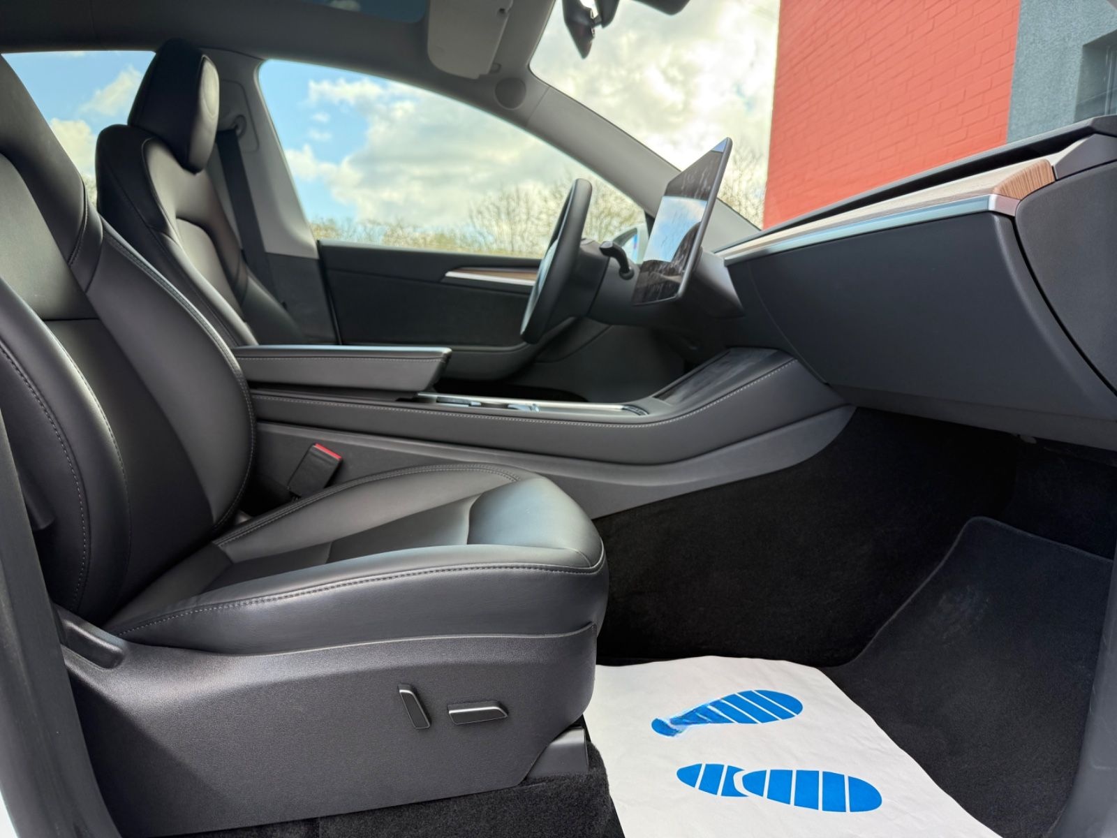 Tesla Model Y | Long Range AWD | NEU TüV |  SOH 93% foto 15