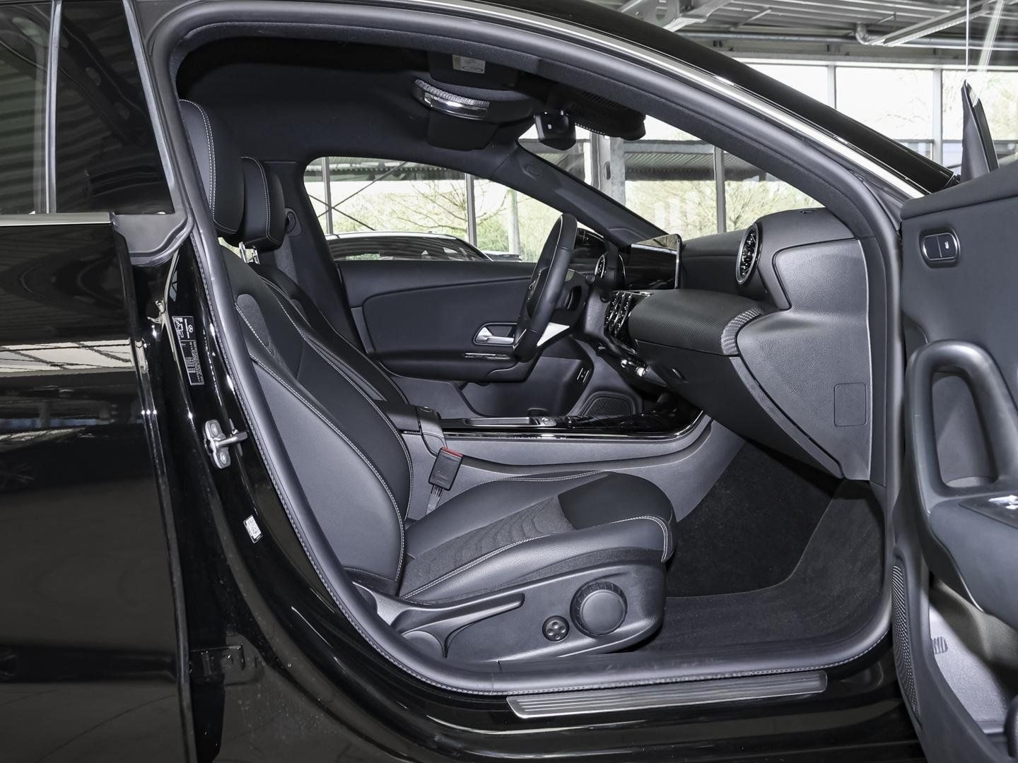 Mercedes-Benz CLA 200 Rückfahrkamera Sitzheizung MBUX-Navi LED foto 6