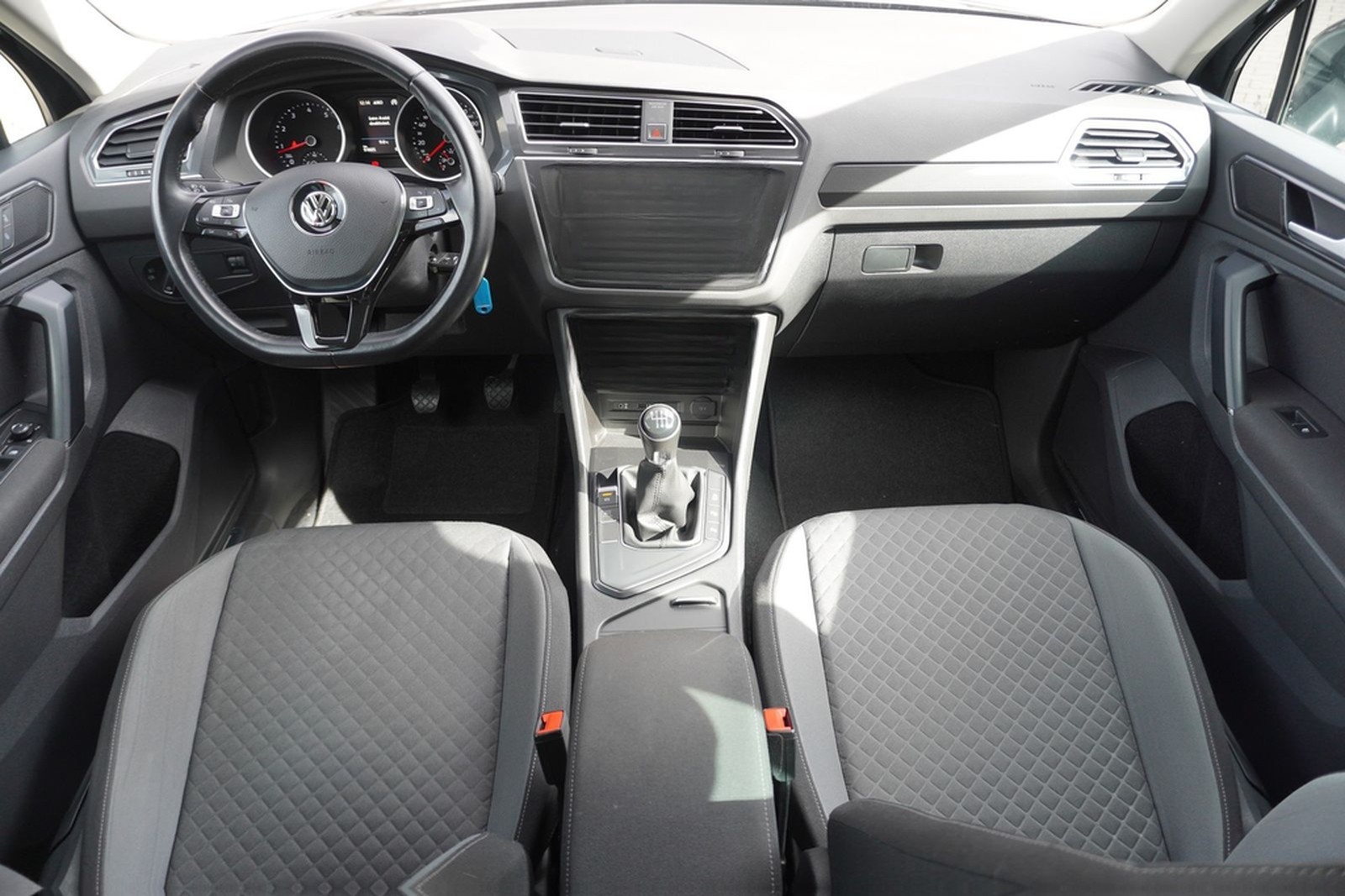 Volkswagen Tiguan 1.4  TSI Kamera Tempomat Sitzheizung AHK foto 11