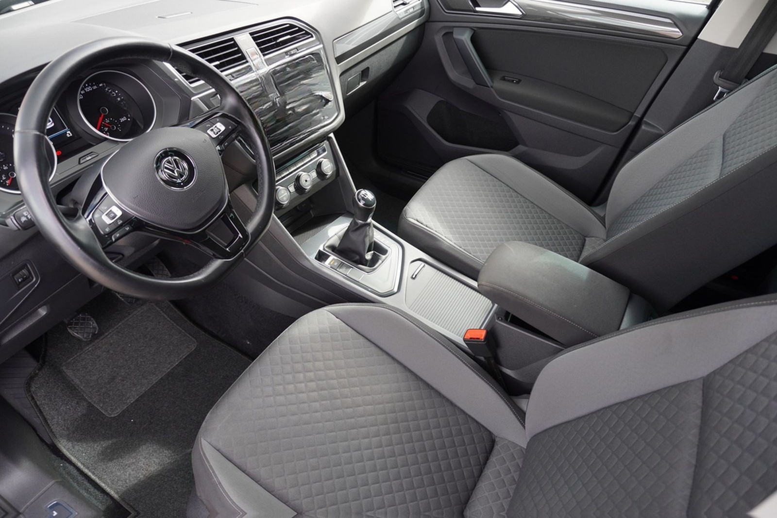 Volkswagen Tiguan 1.4  TSI Kamera Tempomat Sitzheizung AHK foto 10
