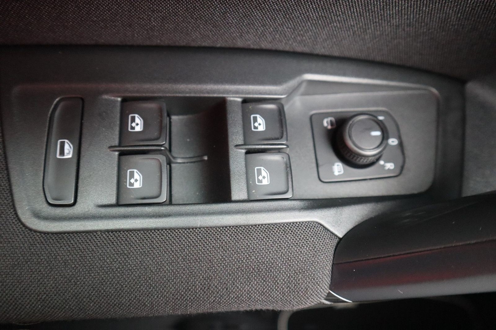 Volkswagen Tiguan 1.5 TSI AAC LED SHZ Navi ErgoActiv ACC Al foto 18