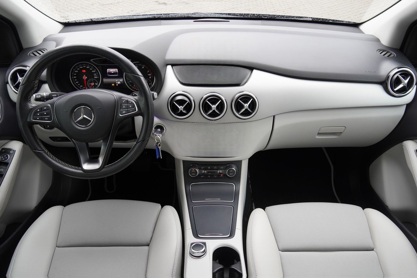 Mercedes-Benz B220 Urban 4Matic LED Navi Totwinkel Kamera SHZ foto 13