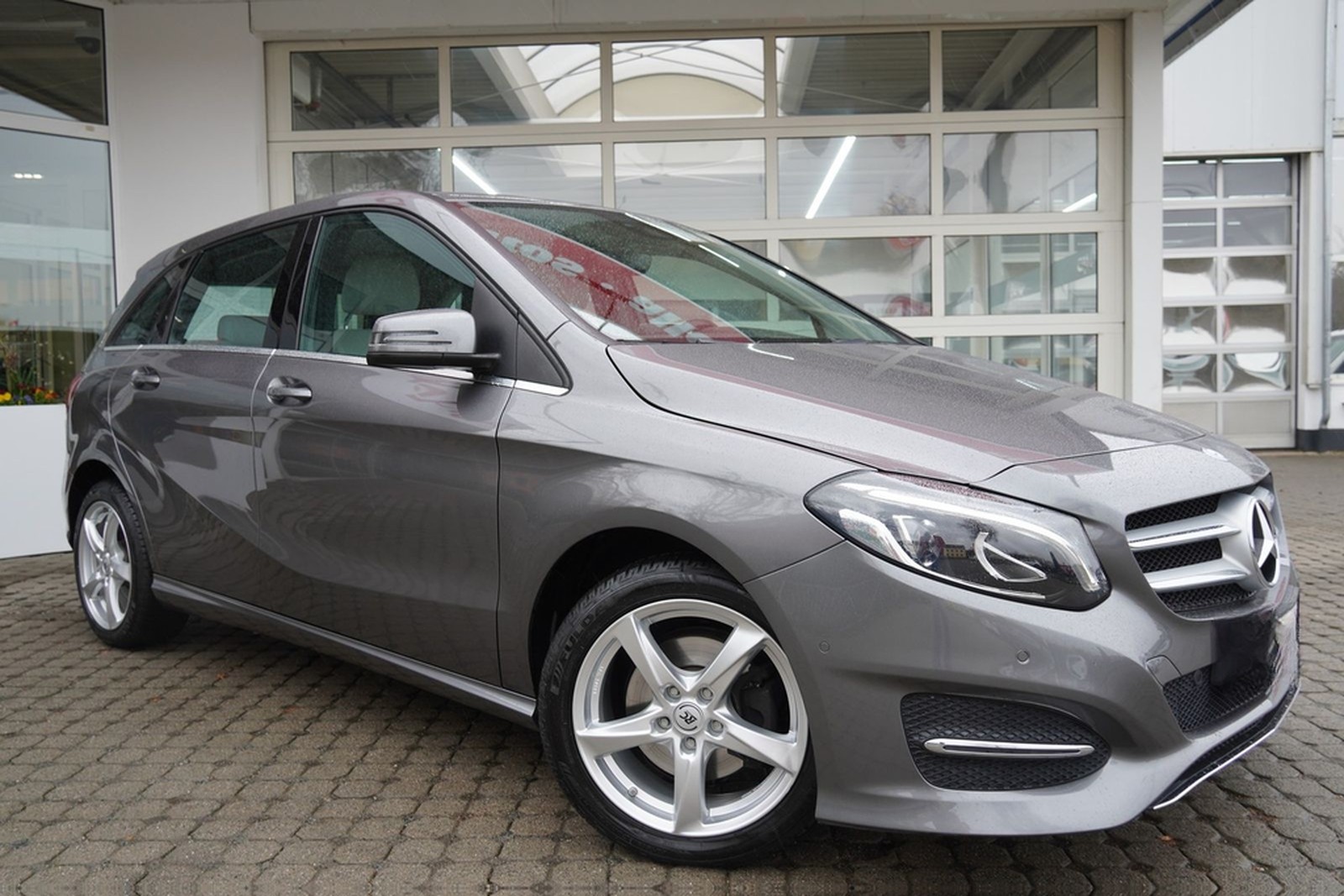Mercedes-Benz B220 Urban 4Matic LED Navi Totwinkel Kamera SHZ foto 8