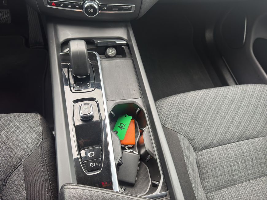 Volvo XC60 B4 Aut BLIS PilotAssist Voll-LED Google-Map foto 11