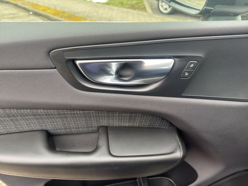 Volvo XC60 B4 Aut BLIS PilotAssist Voll-LED Google-Map foto 13