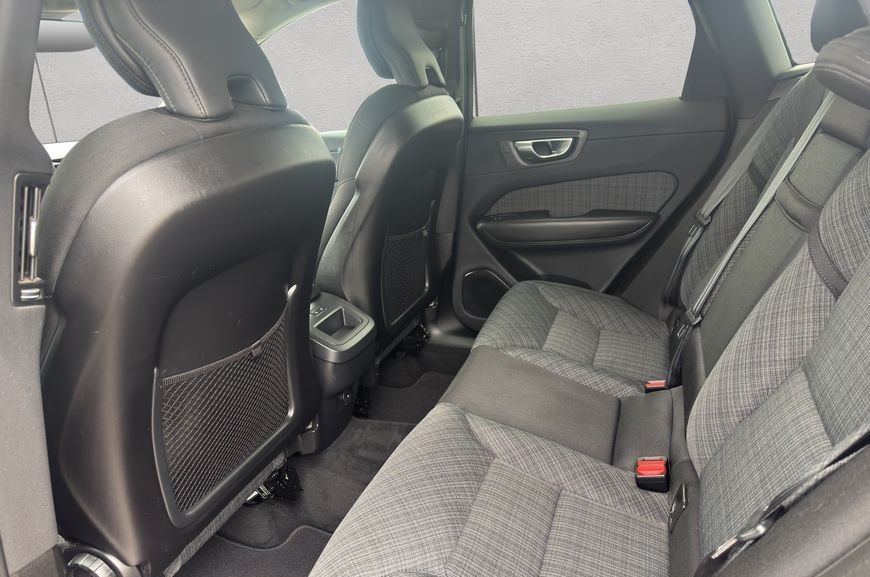 Volvo XC60 B4 Aut BLIS PilotAssist Voll-LED Google-Map foto 14