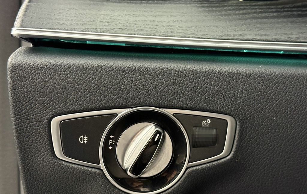 Mercedes-Benz E 220 T d AMG-Line, LED, Leder, 360°, DAB, MBUX foto 9