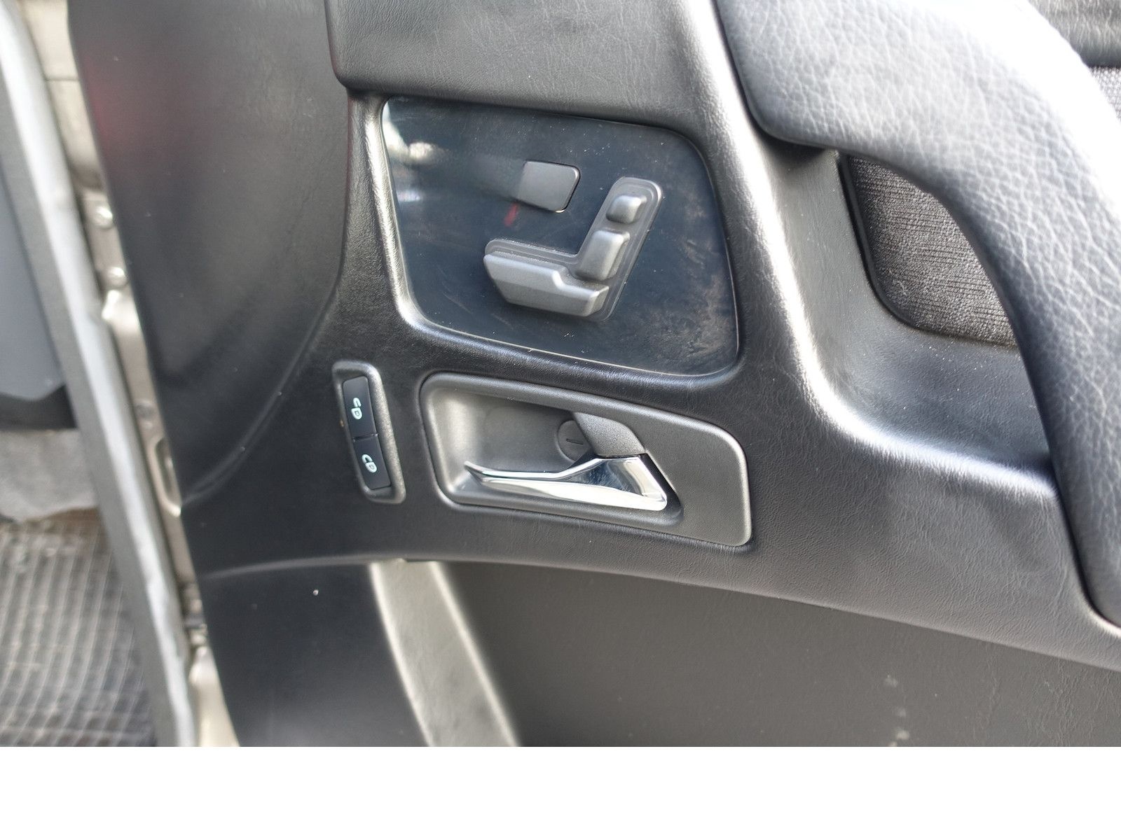 Mercedes-Benz G 350 d Navi Kamera PDC AHK Memory Standheizung foto 13