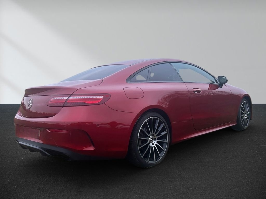 Mercedes-Benz E 200 Coupe 9G-TRONIC AMG Line foto 6