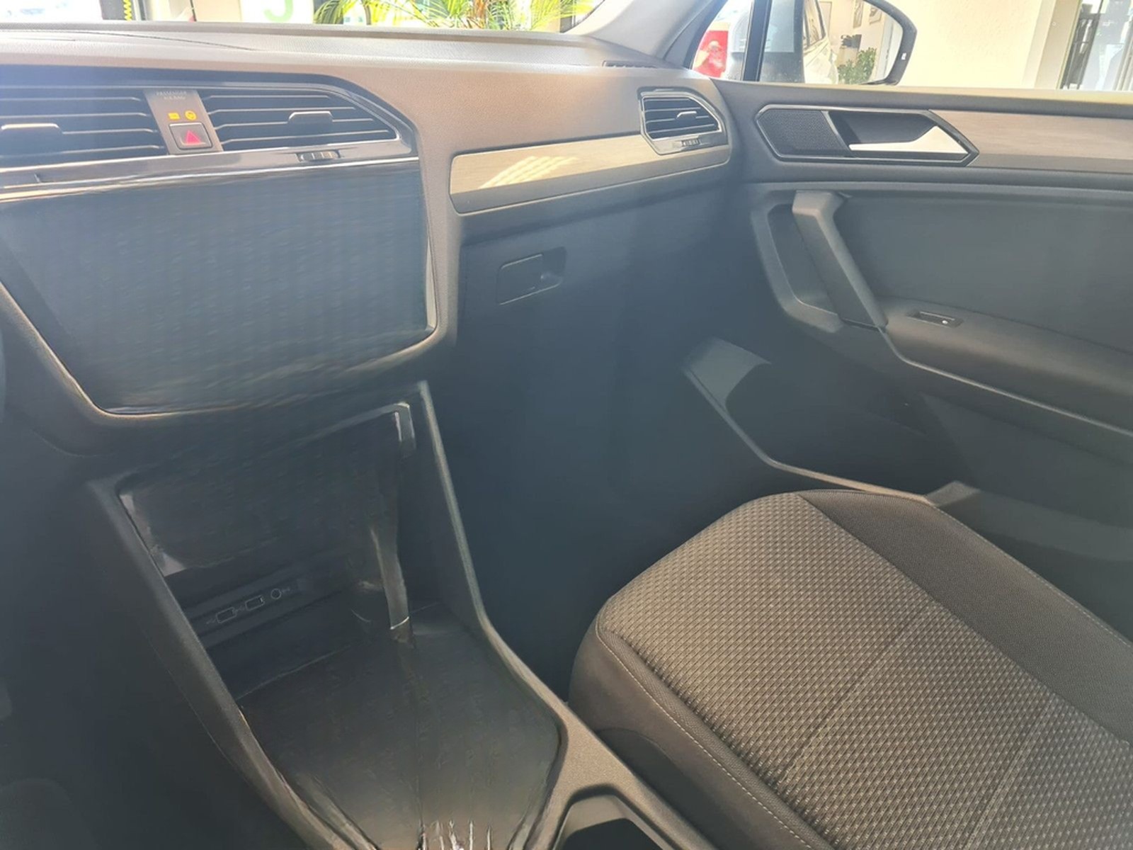 Volkswagen Tiguan Allspace Comfortline 4Motion / LED /NAVI/ foto 23
