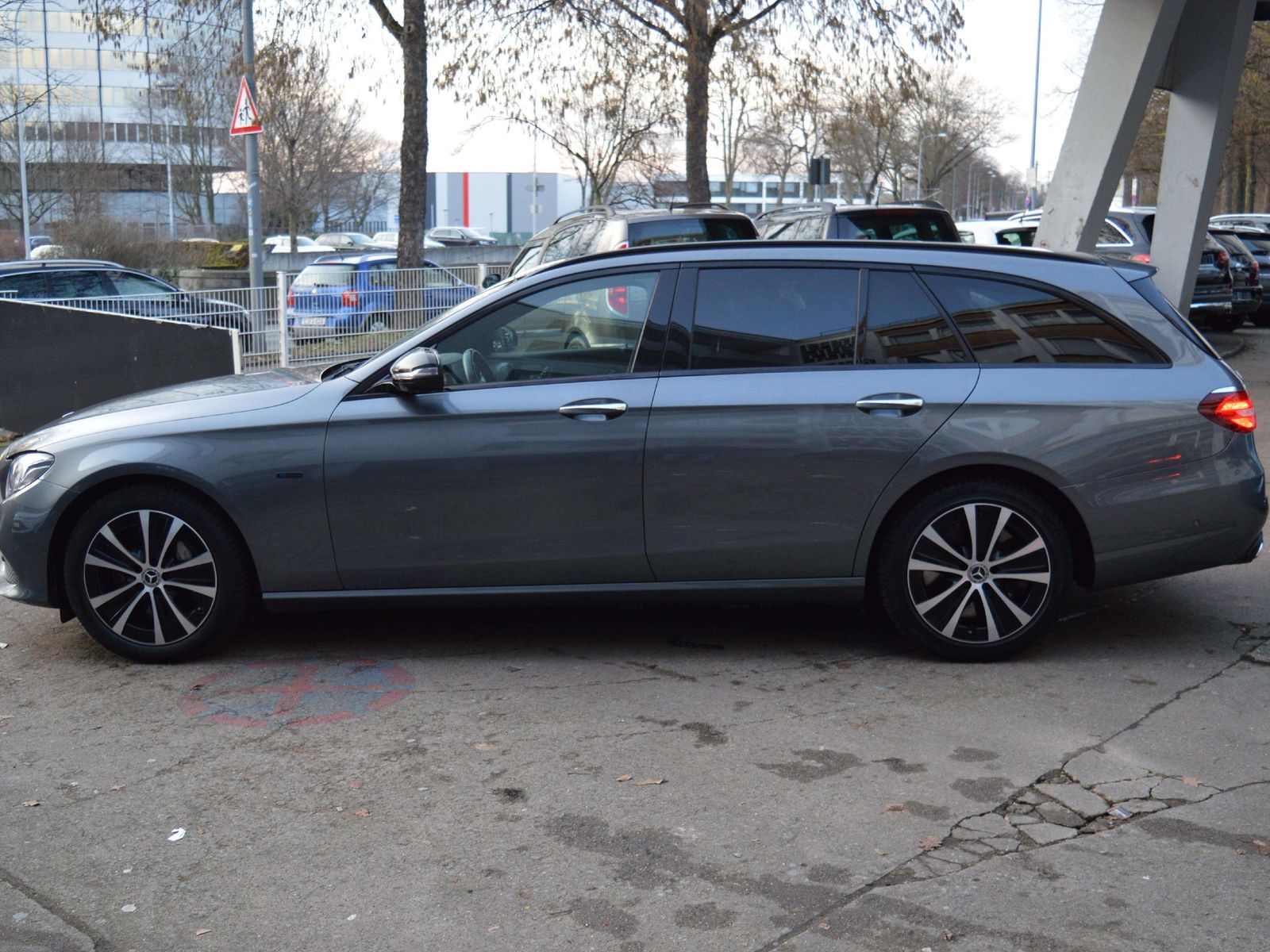 Mercedes-Benz E 300 E-Klasse T-Modell Hybrid de T 9G-TRONIC Av foto 3