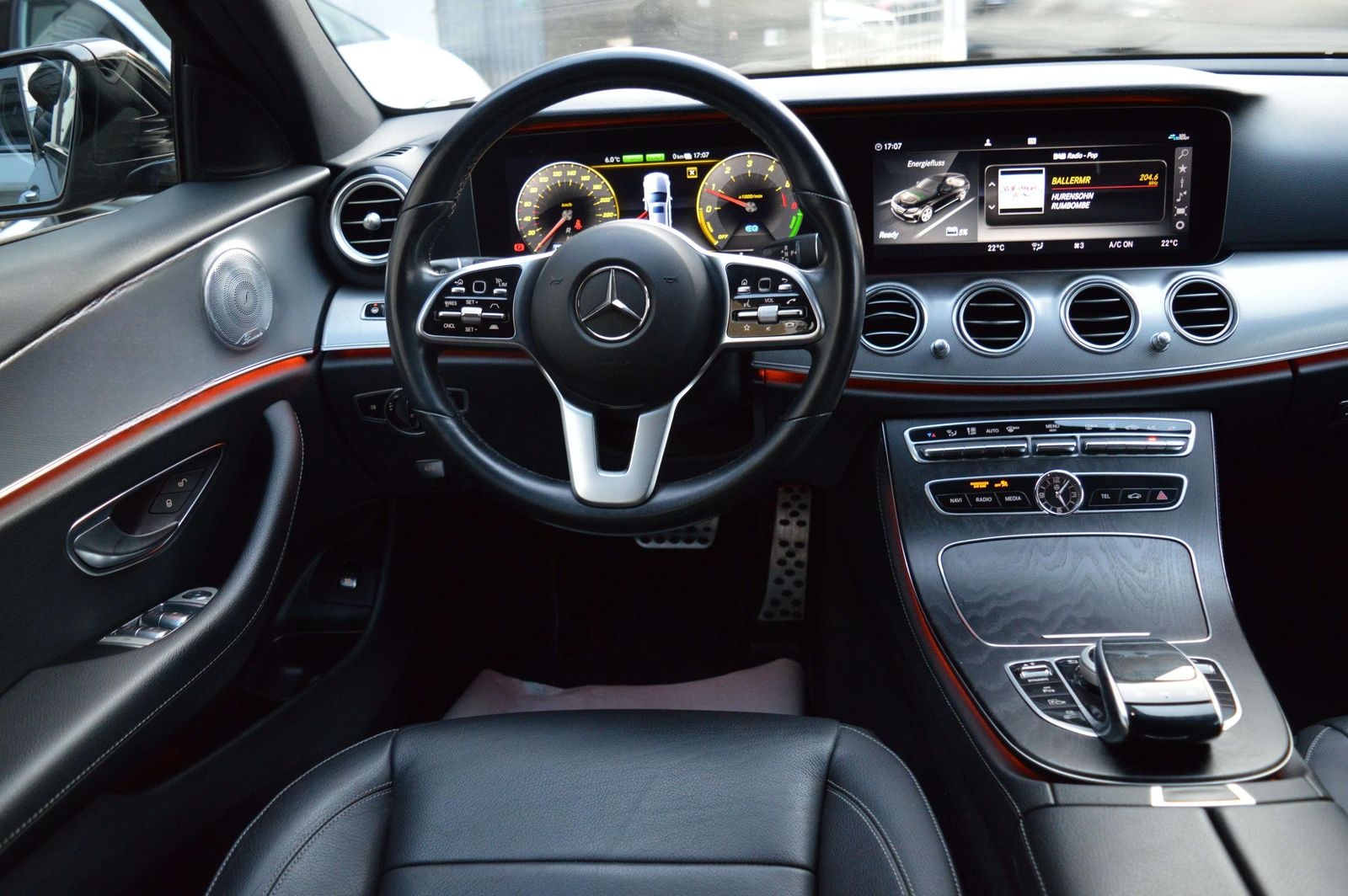 Mercedes-Benz E 300 E-Klasse T-Modell Hybrid de T 9G-TRONIC Av foto 9