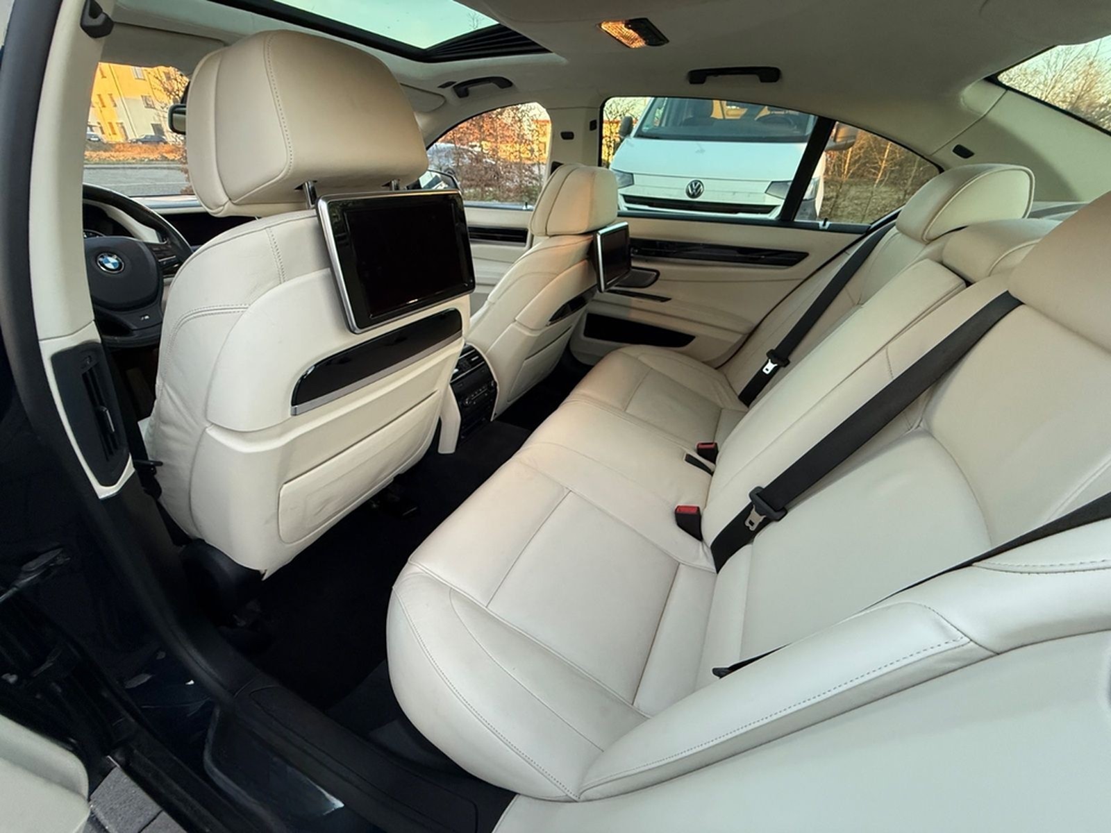 BMW 760i V12 M-Paket  foto 11
