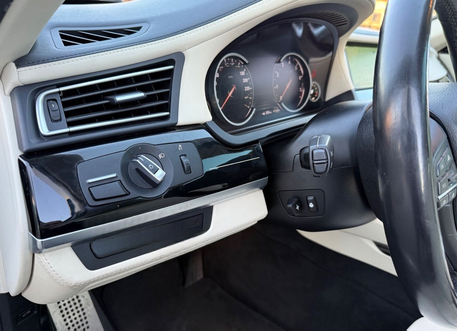 BMW 760i V12 M-Paket  foto 15