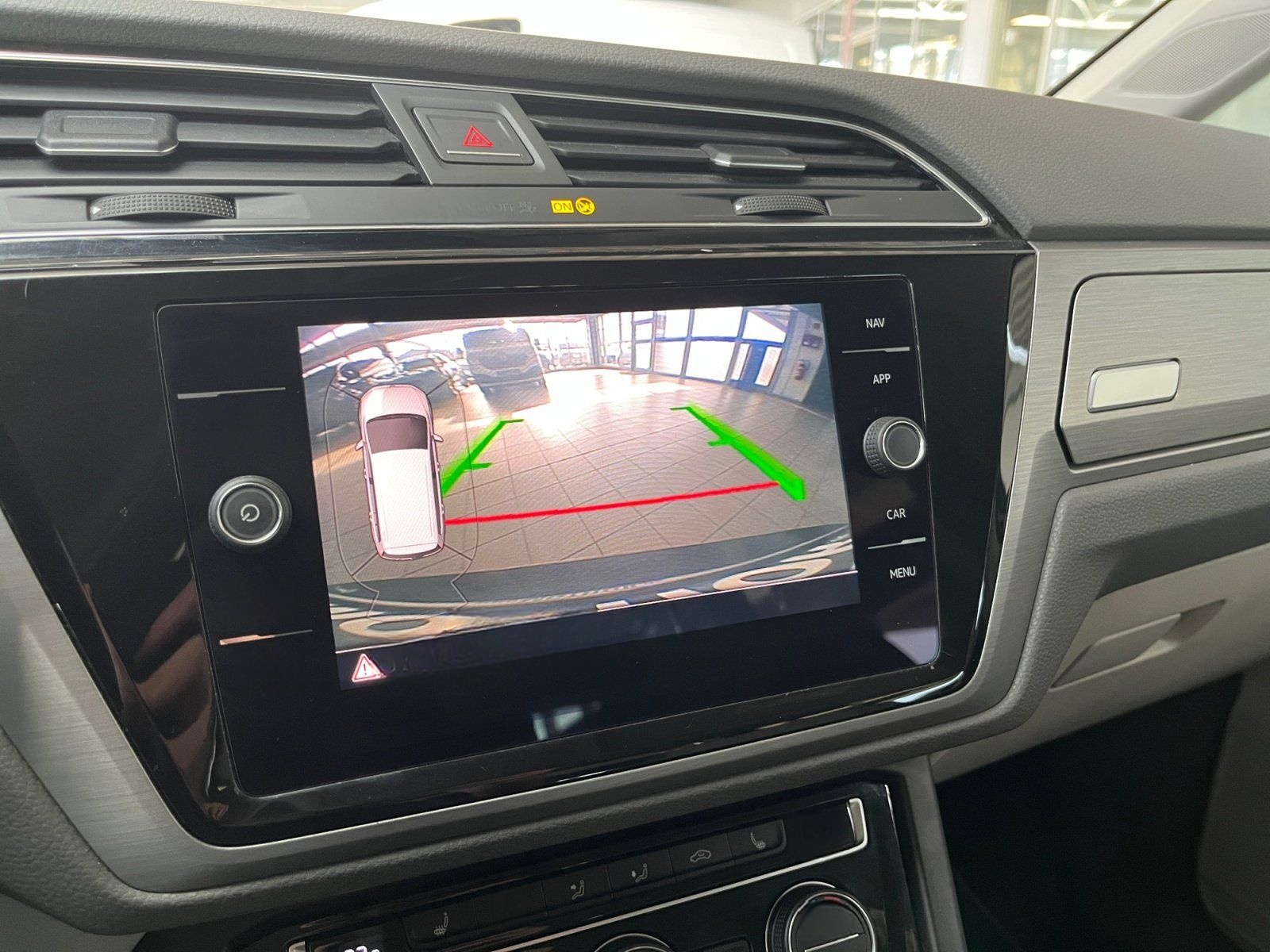 Volkswagen Touran Comfortline 2.0 TDI DSG Rückfahrkamera foto 17