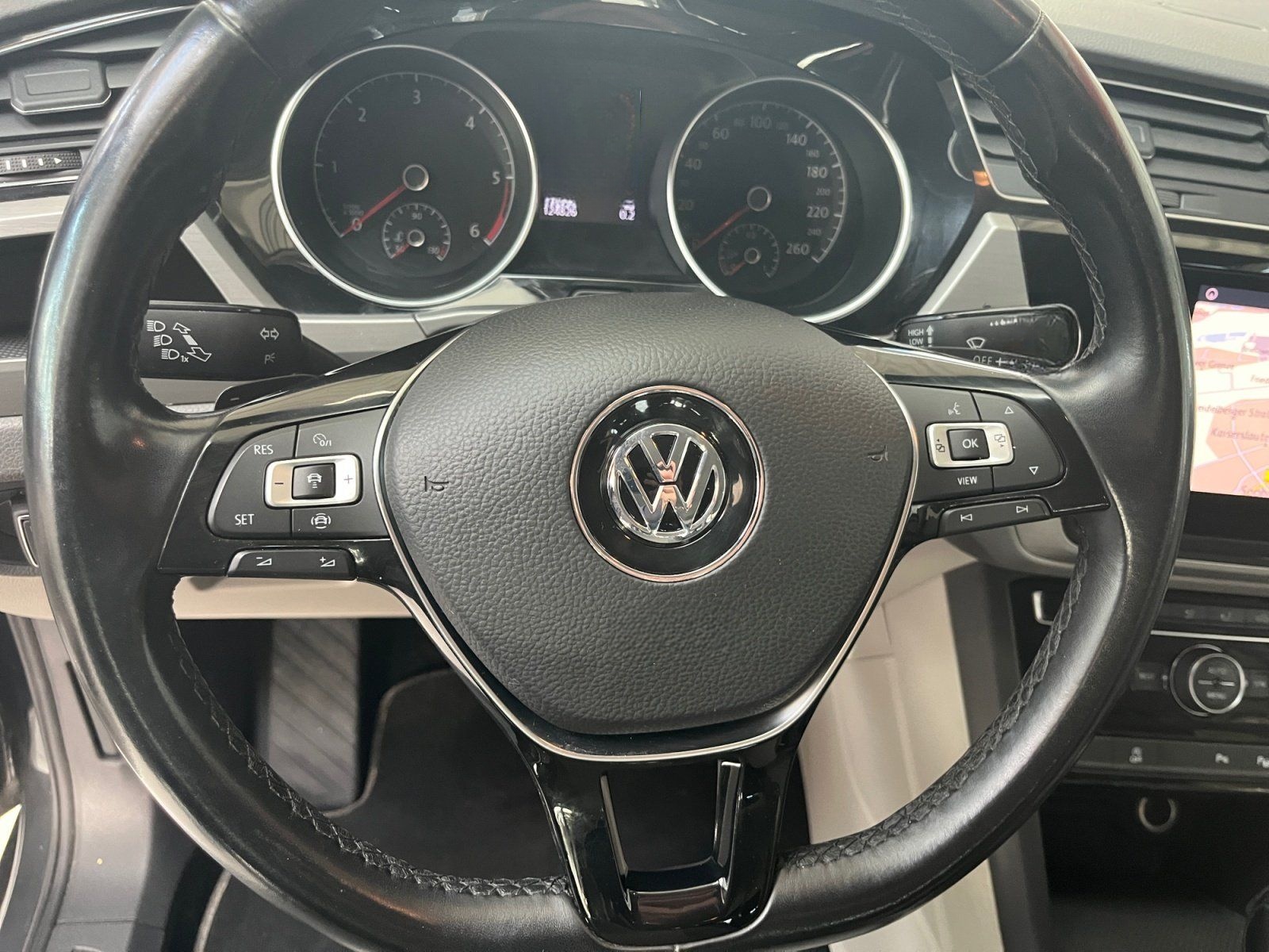 Volkswagen Touran Comfortline 2.0 TDI DSG Rückfahrkamera foto 22